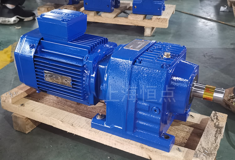 R47系列減速機配電機，藍色油漆實物照片