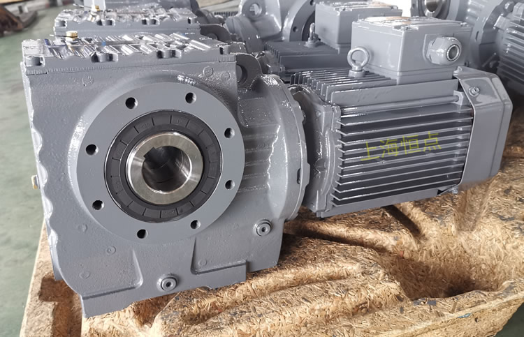 SA77系列減速機輸入配電機，輸出通孔，常用件實物圖