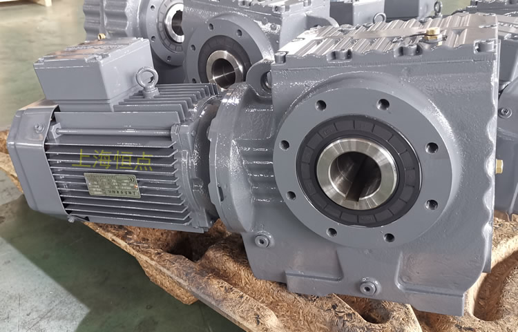 SA77系列減速機輸入配電機，輸出通孔，常用件實物圖